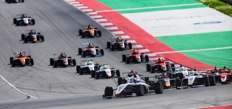 Thomas Strauven y Jan Przyrowski comandan la Eurocup-4 a su paso por el Autódromo del Algarve