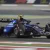 Carlos Sainz recupera el ritmo pero abandona por culpa de Tsunoda