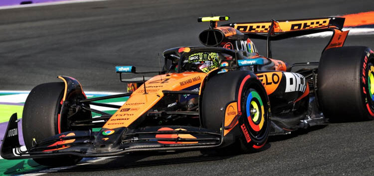 Norris lidera el contundente doblete de McLaren en los Libres 3 de Jeddah