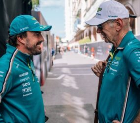 Adrian Newey está «bastante seguro» de que Fernando Alonso renovará para 2027
