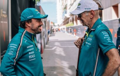 Adrian Newey está «bastante seguro» de que Fernando Alonso renovará para 2027