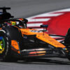 Oscar Piastri domina con contundencia los Libres 3 de Barcelona; Alonso ilusiona con otro top-10