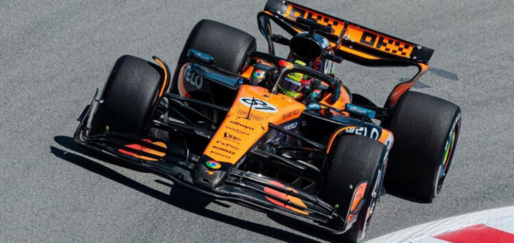 Oscar Piastri domina una clasificación de Barcelona con doblete de McLaren. Alonso, 10º