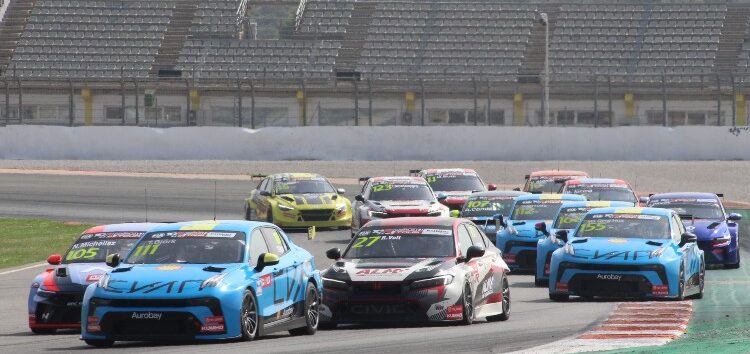 El Circuit Ricardo Tormo inauguró la temporada europea del TCR World Tour