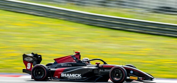 James Wharton gana una disputada carrera sprint de Fórmula 3 en Austria