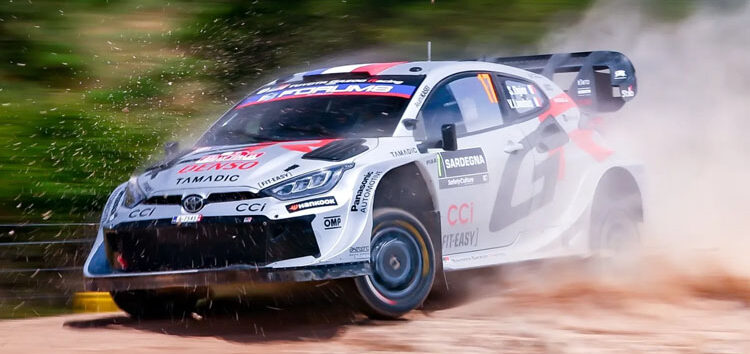 Rally de Cerdeña 2025: Sébastien Ogier lidera por la mínima