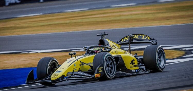 Leonardo Fornaroli consigue su primera victoria en Fórmula 2 y se lleva la sprint de Silverstone