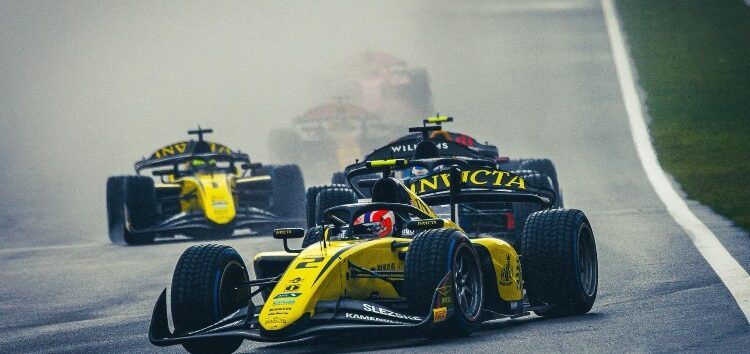 Roman Stanek herada la victoria en la carrera principal de Fórmula 2 en Bélgica