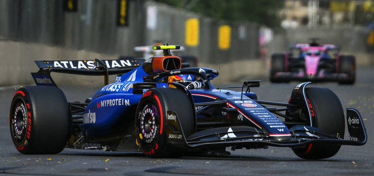 Sainz brilla y sube al podio en Bakú: «Es mejor que mi primer podio»