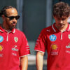 John Elkann carga contra Hamilton y Leclerc: "Deben concentrarse en pilotar y hablar menos"
