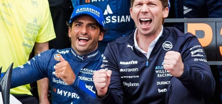 James Vowles se rinde ante Carlos Sainz: «Es fantástico, le daría mi puesto»