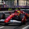 Hamilton lidera el doblete de Ferrari en los Libres 2 de Bakú; Norris prueba el muro