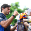 Carlos Sainz explica la razón de su seriedad en el paddock de Fórmula 1