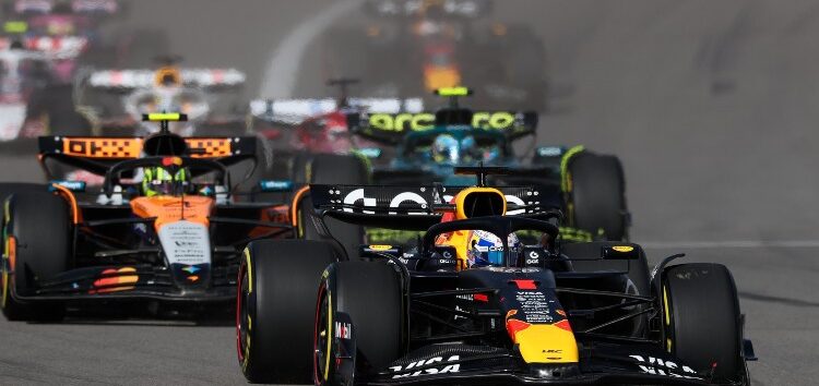 Max Verstappen se acerca en el Mundial al ganar la carrera al Sprint