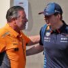 Zak Brown raja de Max Verstappen: "Se pasa de la raya en pista"