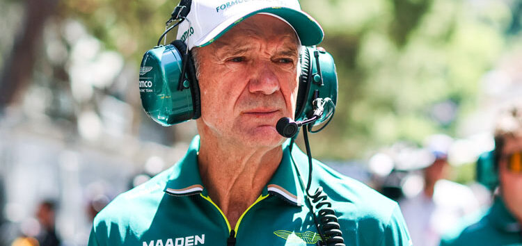 Newey admite que el Aston Martin AMR26 tiene un concepto agresivo