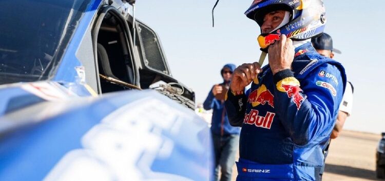 Ford invita a Carlos Sainz a no retirarse: «Aquí tendrá un coche para seguir»