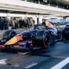 Red Bull no sale a pista hoy: el equipo intenta reparar el RB22 tras el accidente de Hadjar