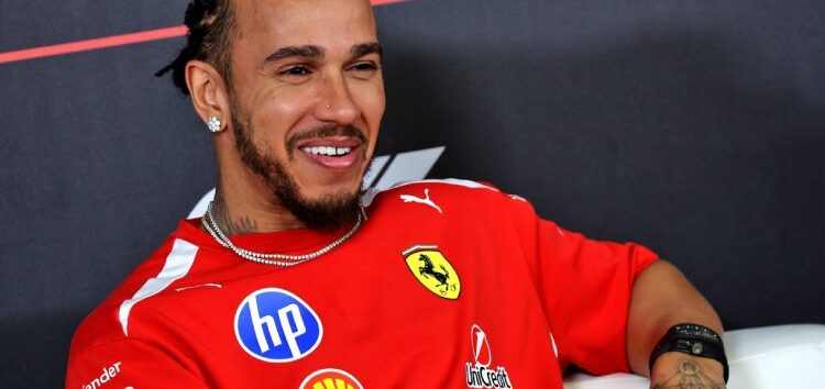 Lewis Hamilton le manda un mensaje a Ferrari: «Va a ser un año increíble»