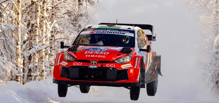 Rally de Suecia 2026: Evans toma el liderato en el triplete de Toyota