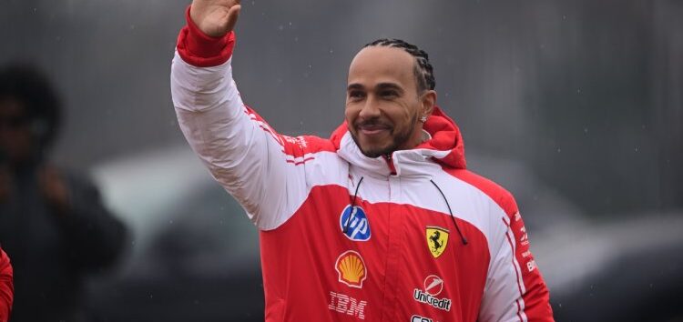 Hamilton percibe «una mentalidad más ganadora que nunca» en Ferrari
