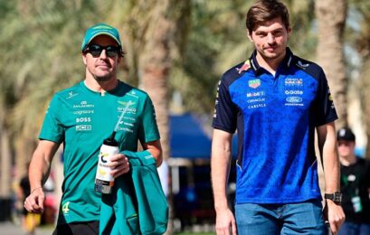 Fernando Alonso celebra la renovación de Max Verstappen con Red Bull