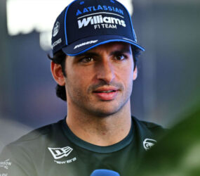 OFICIAL: Carlos Sainz renueva con Williams con un contrato multianual