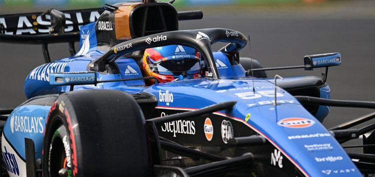 Sainz entra en la Q2 pero adelanta una carrera dura: «Estamos a 8 décimas de la zona media»