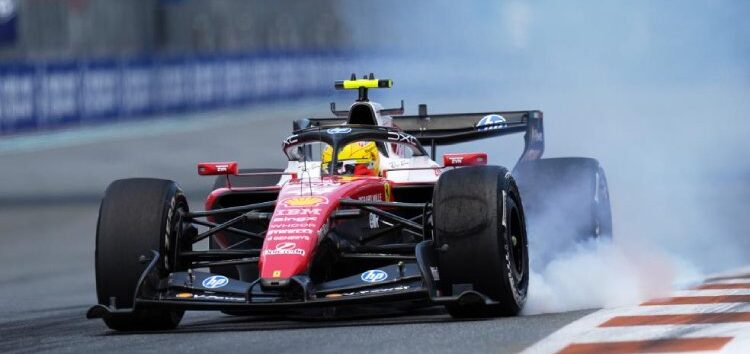 Lewis Hamilton cuestiona el simulador de Ferrari tras el retroceso de Miami