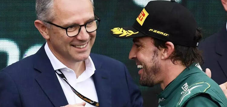 Domenicali: «Espero que Alonso siga y no solo por un año»