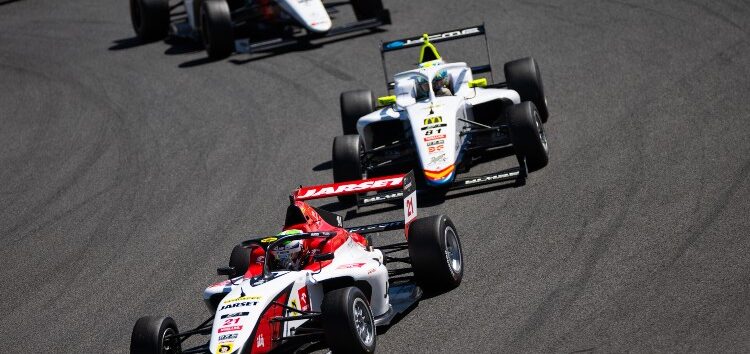 Lyzen y Schormans se reparten las victorias en la visita a Portimao de la Fórmula 4