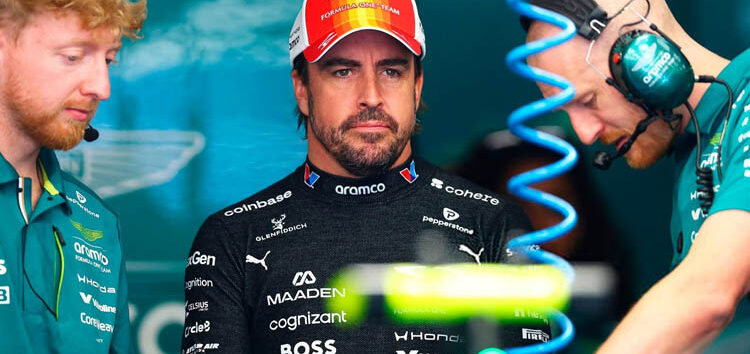 Button quiere que Alonso siga: «Me encantaría verle ganar carreras con Aston Martin»