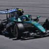 Fernando Alonso, crítico con el Aston Martin tras los libres de Barcelona: "Nos falta potencia"