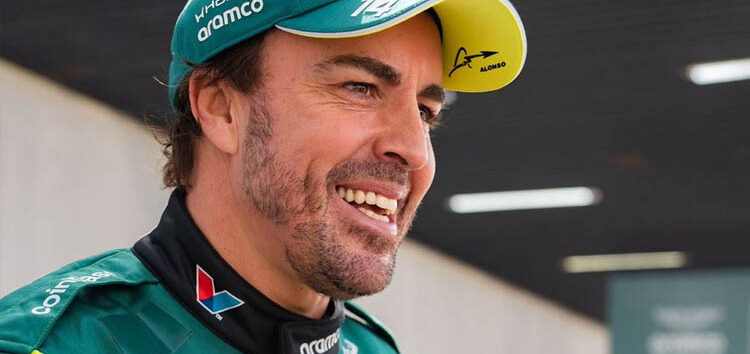 Fernando Alonso, decidido a seguir un año más pilotando para Aston Martin