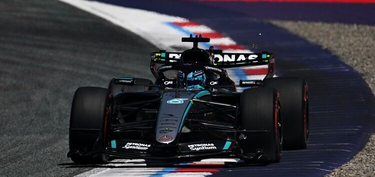Russell se lleva una polémica pole en Austria por banderas amarillas