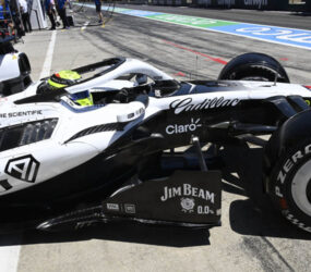 Cadillac, encantado tras renovar a Pérez: «Estamos centrados en la siguiente fase de nuestro camino»