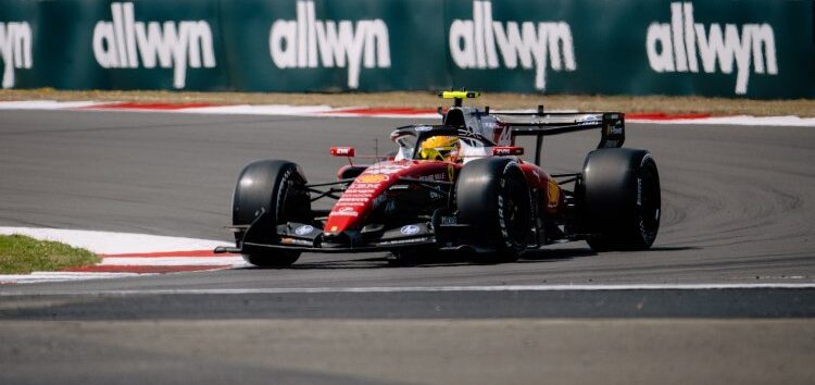 Lewis Hamilton saldrá tercero después de ser el más rápido en el día de ayer