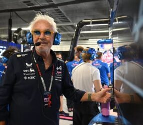 Briatore estalla contra la FIA: ¿Por qué nos penalizan a nosotros y a otros no?