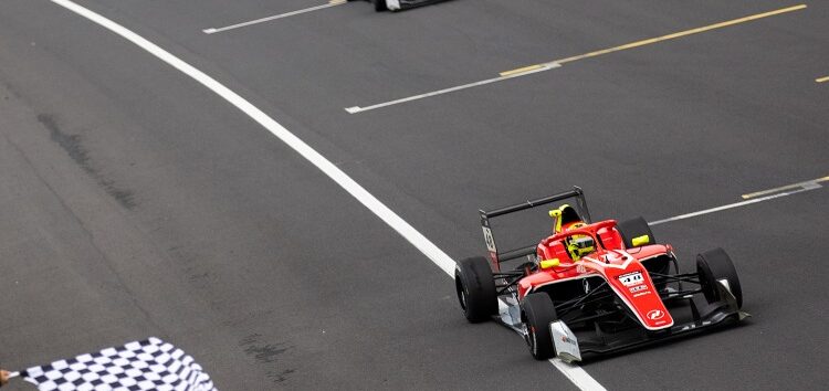 James Egozi domina también en Monza y se escapa al frente de la Eurocup-3