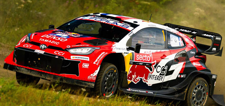 Rally de Finlandia 2026: Ogier reina bajo el caos de la lluvia y lidera el viernes