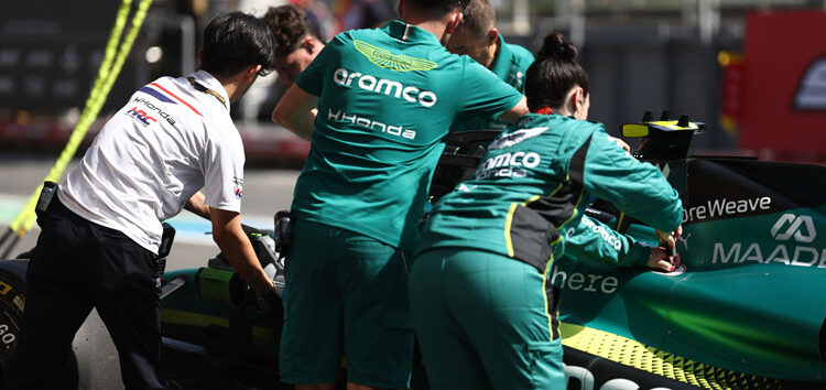 Aston Martin manda un mensaje tranquilizador tras los problemas de Alonso en los FP2 de Bakú