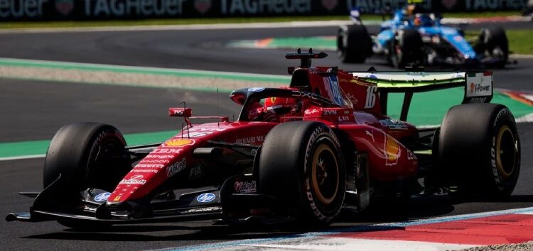 Charles Leclerc lidera el doblete de Ferrari en los Libres 1 de Monza