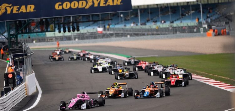 James Egozi y Keanu Al Azhari comandan el estreno de la Eurocup-3 en Silverstone