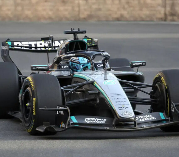 Russell se hace con la pole de Bakú y aprovecha el accidente de Antonelli en Q1