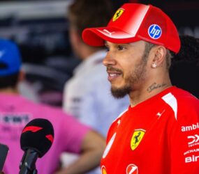 Lewis Hamilton insinúa que continuará en Ferrari más allá de 2027