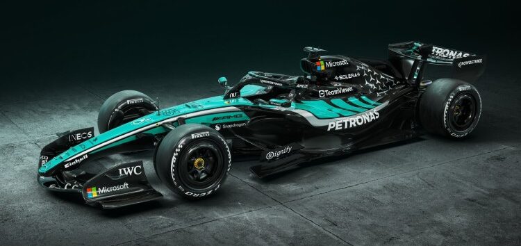 Mercedes rinde homenaje a su patrocinador principal y presenta una nueva decoración para Malasia