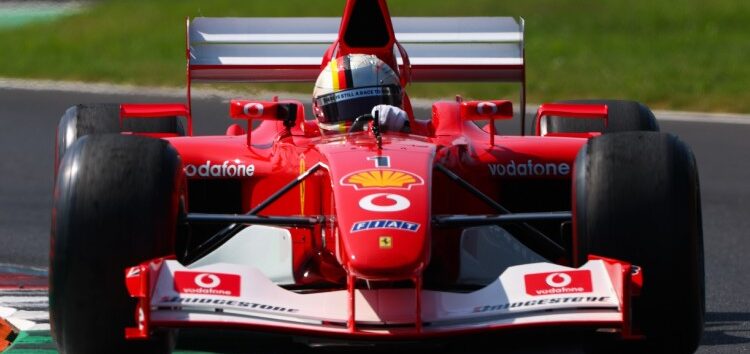Vettel hace vibrar a los Tifosi al pilotar el F2002 de Schumacher: «Fue sencillamente maravilloso»