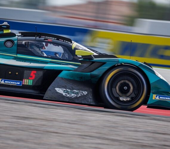 Aston Martin, al frente en la segunda sesión de libres del FIA WEC en el Circuit de Barcelona-Catalunya