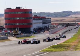 Kasper Schormans domina la Fórmula 4 en Navarra y se escapa al frente de la general