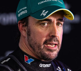 Alonso estalla tras la carrera de Austin: «La calidad de los pilotos de atrás es muy baja»